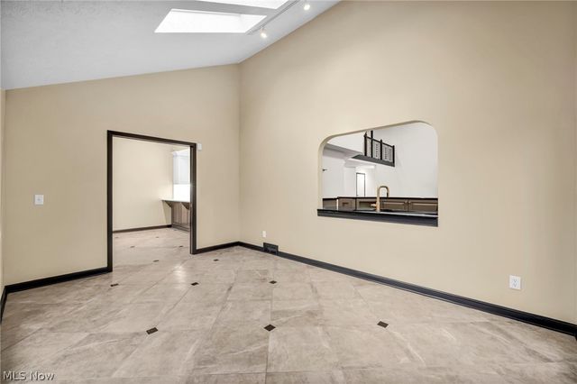 2 Salem Court, Beachwood, OH 44122