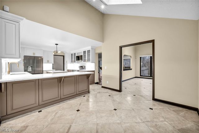 2 Salem Court, Beachwood, OH 44122