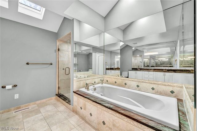 2 Salem Court, Beachwood, OH 44122