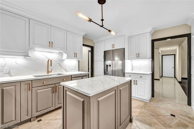 2 Salem Court, Beachwood, OH 44122