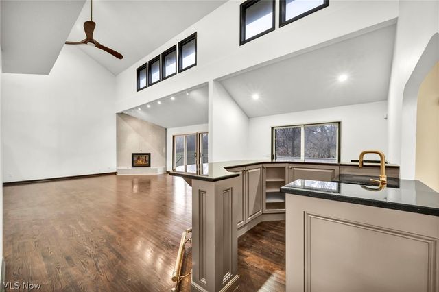 2 Salem Court, Beachwood, OH 44122