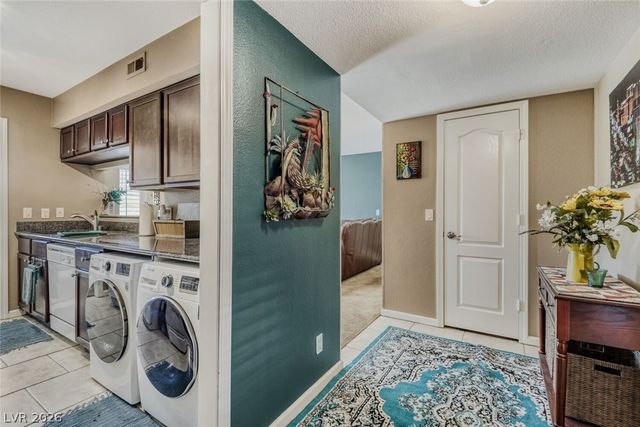 2855 Geary Place 3205, Las Vegas, NV 89109