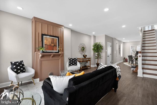 2014 MOORE ST, Philadelphia, PA 19145