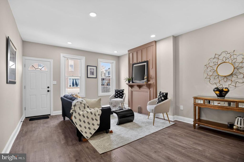 2014 MOORE ST, Philadelphia, PA 19145