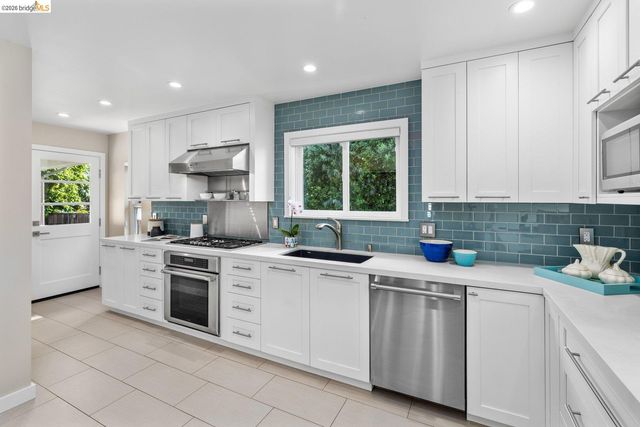 965 Ramona Way, San Leandro, CA 94577