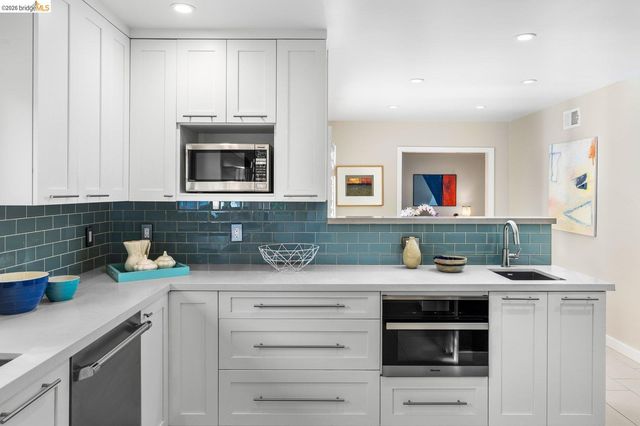 965 Ramona Way, San Leandro, CA 94577