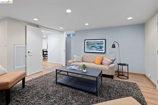 965 Ramona Way, San Leandro, CA 94577