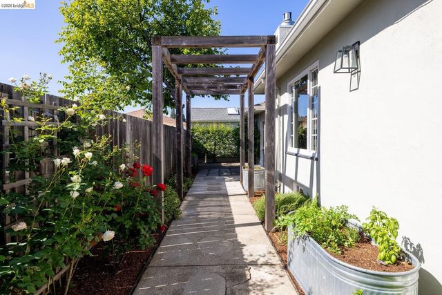 965 Ramona Way, San Leandro, CA 94577