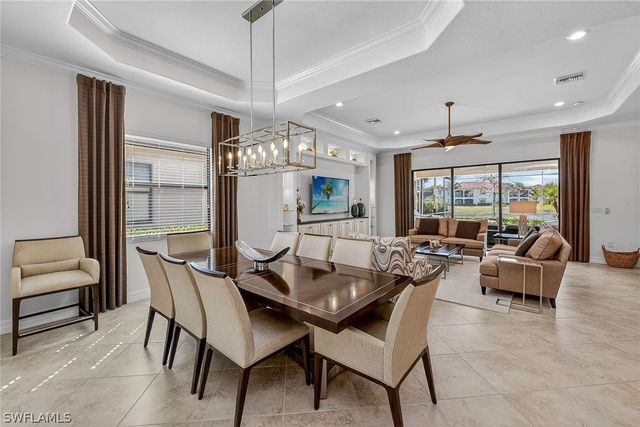 3001 Aviamar CIR, Naples, FL 34114