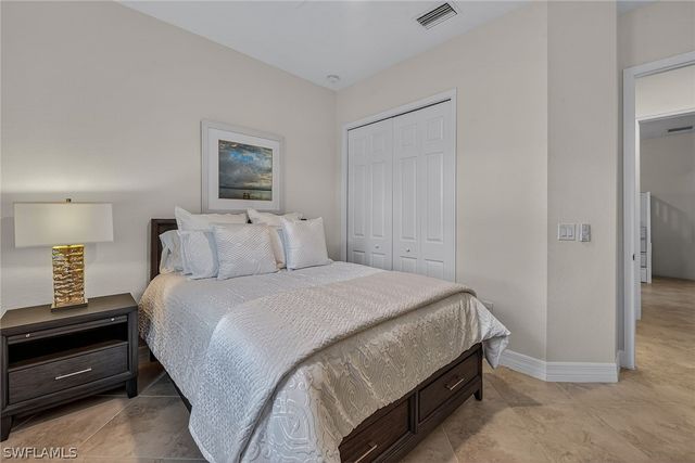 3001 Aviamar CIR, Naples, FL 34114