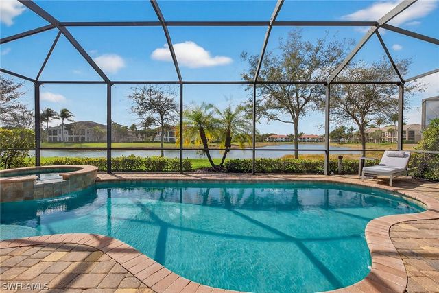 3001 Aviamar CIR, Naples, FL 34114
