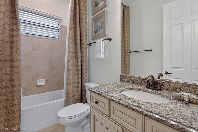 3001 Aviamar CIR, Naples, FL 34114