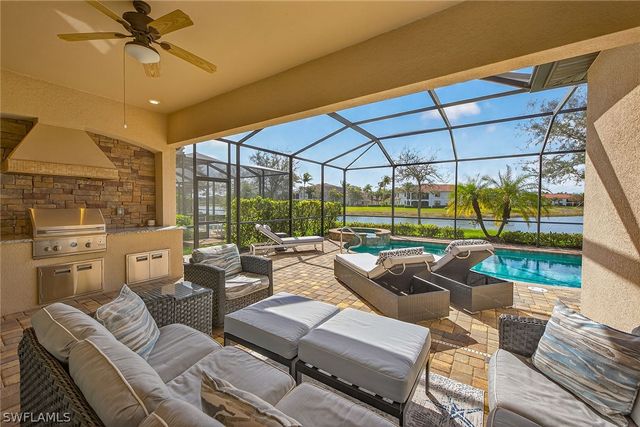 3001 Aviamar CIR, Naples, FL 34114