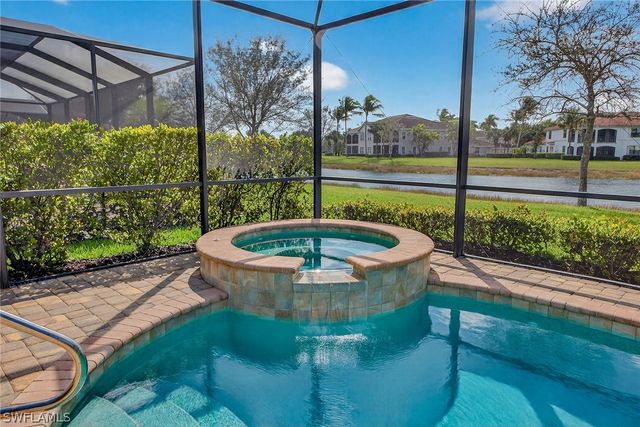 3001 Aviamar CIR, Naples, FL 34114