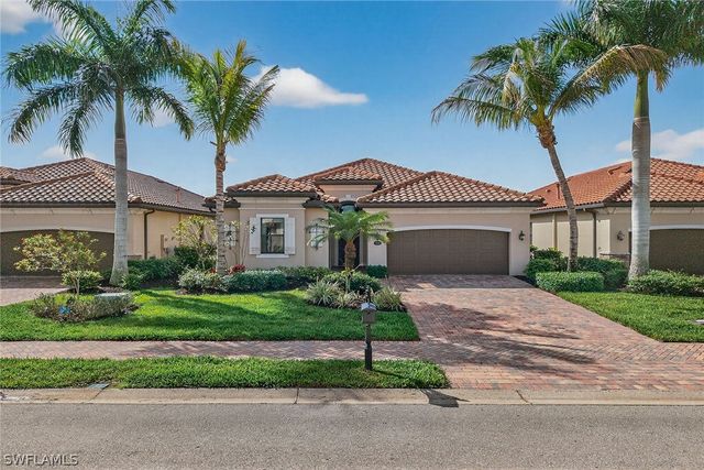 3001 Aviamar CIR, Naples, FL 34114
