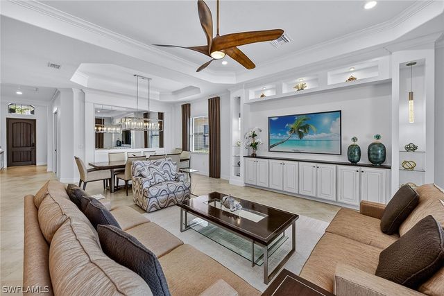 3001 Aviamar CIR, Naples, FL 34114