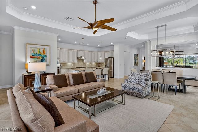 3001 Aviamar CIR, Naples, FL 34114