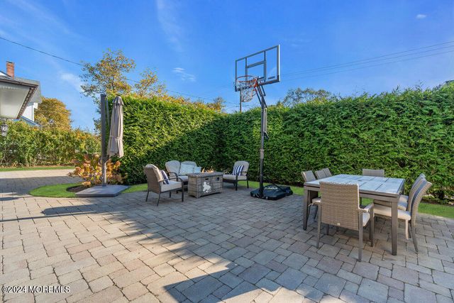 300 Salem Avenue, Spring Lake, NJ 07762