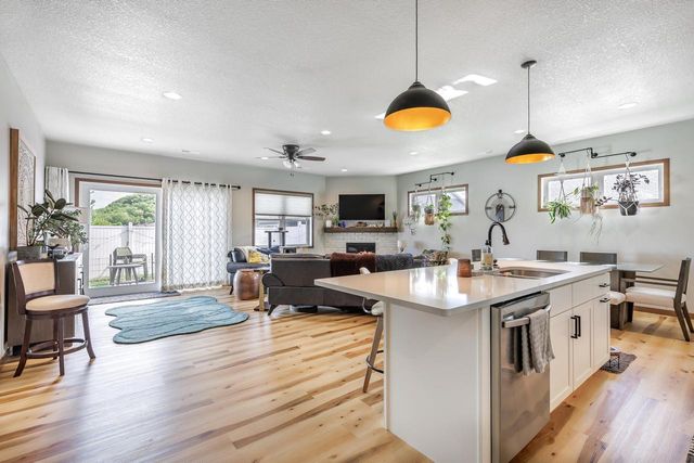 3827 Sunnyside Dr W, La Crosse, WI 54601