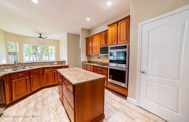 375 Nora Avenue, Merritt Island, FL 32952