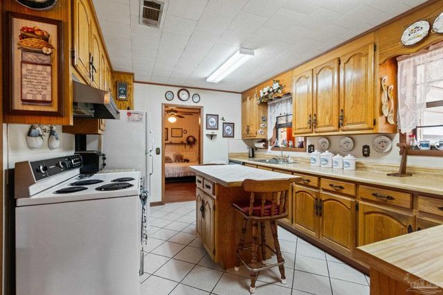 507 4th Ave, Atmore, AL 36502