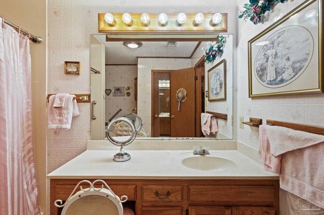 507 4th Ave, Atmore, AL 36502