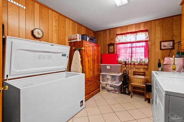 507 4th Ave, Atmore, AL 36502