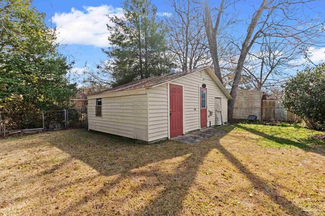 507 4th Ave, Atmore, AL 36502