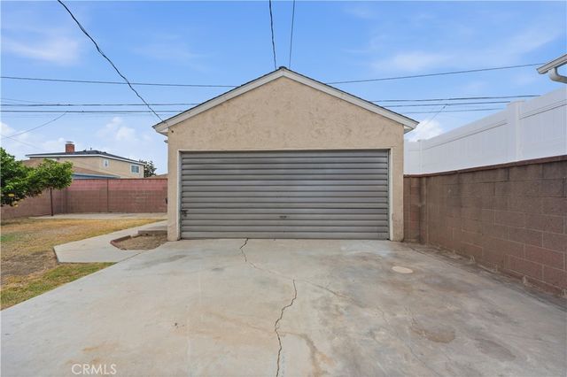 4646 Deeboyar Avenue, Lakewood, CA 90712