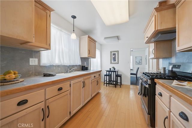 4646 Deeboyar Avenue, Lakewood, CA 90712