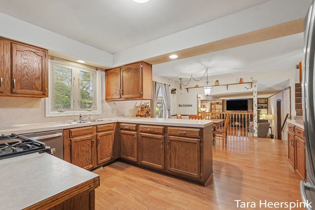 2078 Fernwood Drive, Georgetown Twp, MI 49428