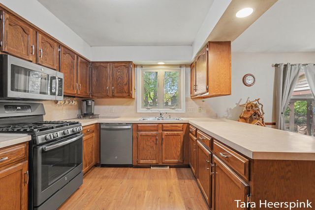 2078 Fernwood Drive, Georgetown Twp, MI 49428