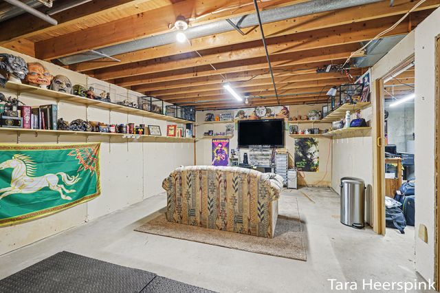 2078 Fernwood Drive, Georgetown Twp, MI 49428