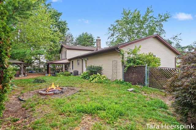 2078 Fernwood Drive, Georgetown Twp, MI 49428