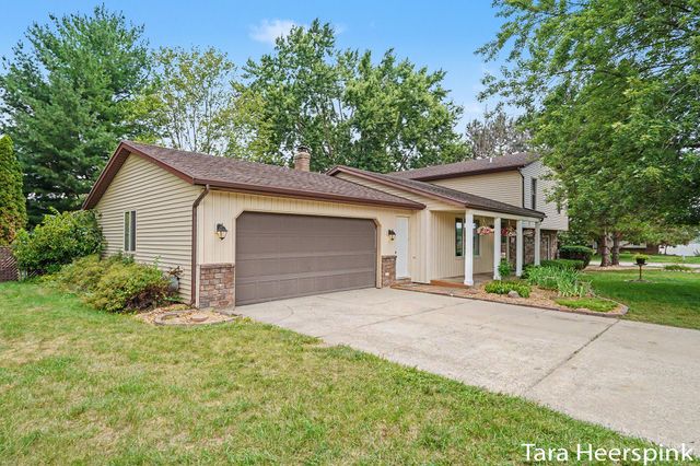 2078 Fernwood Drive, Georgetown Twp, MI 49428