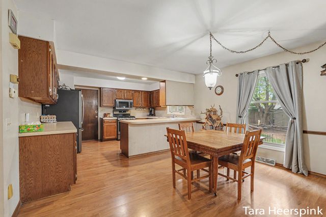 2078 Fernwood Drive, Georgetown Twp, MI 49428