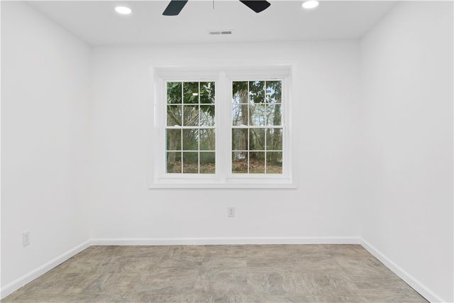 310 S Townville Street, Seneca, SC 29678