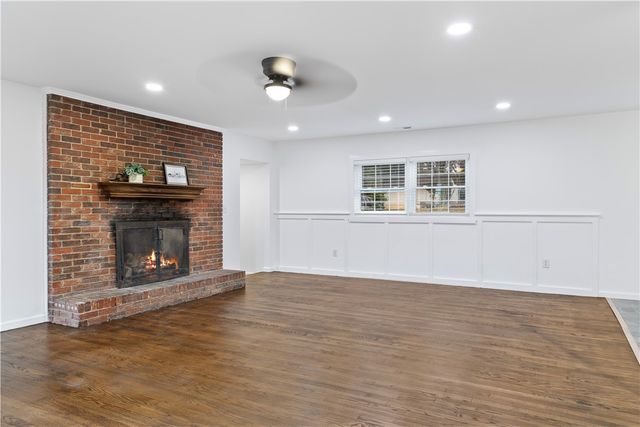 310 S Townville Street, Seneca, SC 29678