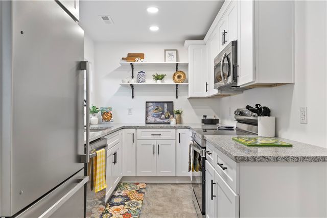 310 S Townville Street, Seneca, SC 29678
