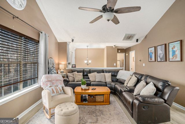 125 Floresta Drive, Mcdonough, GA 30252