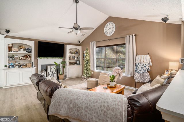 125 Floresta Drive, Mcdonough, GA 30252