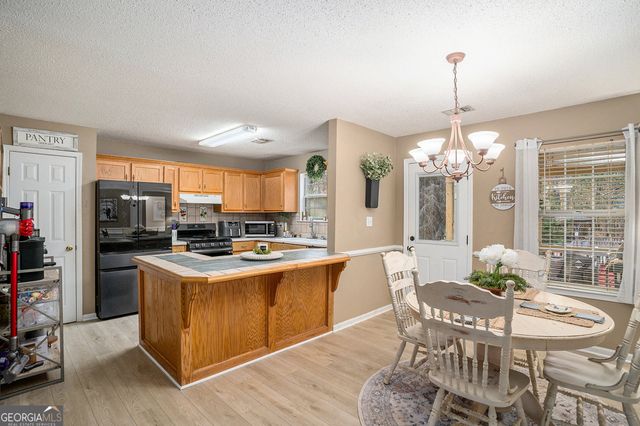 125 Floresta Drive, Mcdonough, GA 30252