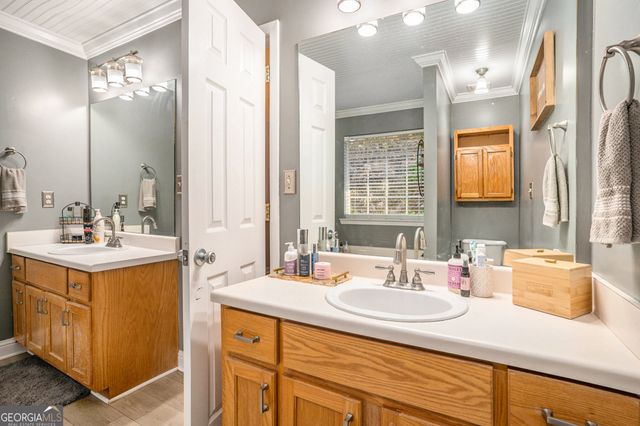 125 Floresta Drive, Mcdonough, GA 30252