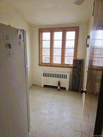 3231 Waterbury Avenue, Bronx, NY 10465