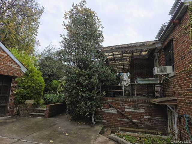 3231 Waterbury Avenue, Bronx, NY 10465