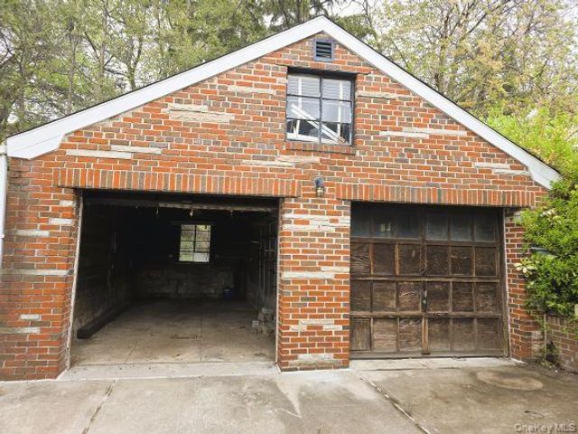 3231 Waterbury Avenue, Bronx, NY 10465
