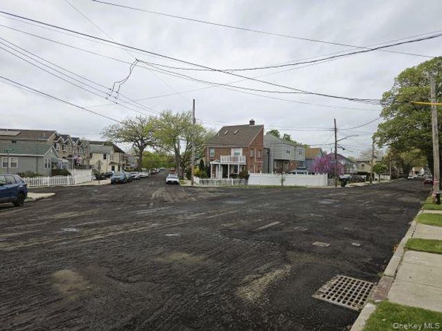 3231 Waterbury Avenue, Bronx, NY 10465