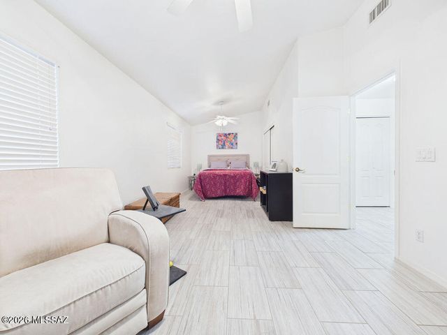 6827 S Star Ridge Place, Tucson, AZ 85757