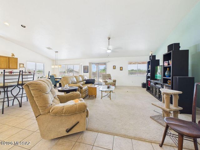 6827 S Star Ridge Place, Tucson, AZ 85757