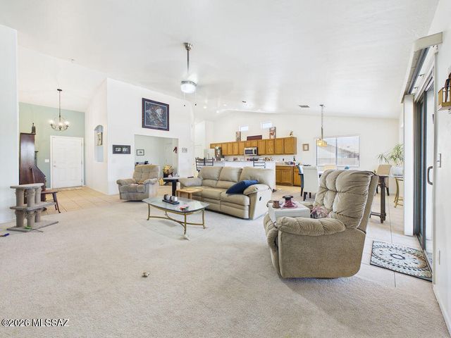 6827 S Star Ridge Place, Tucson, AZ 85757